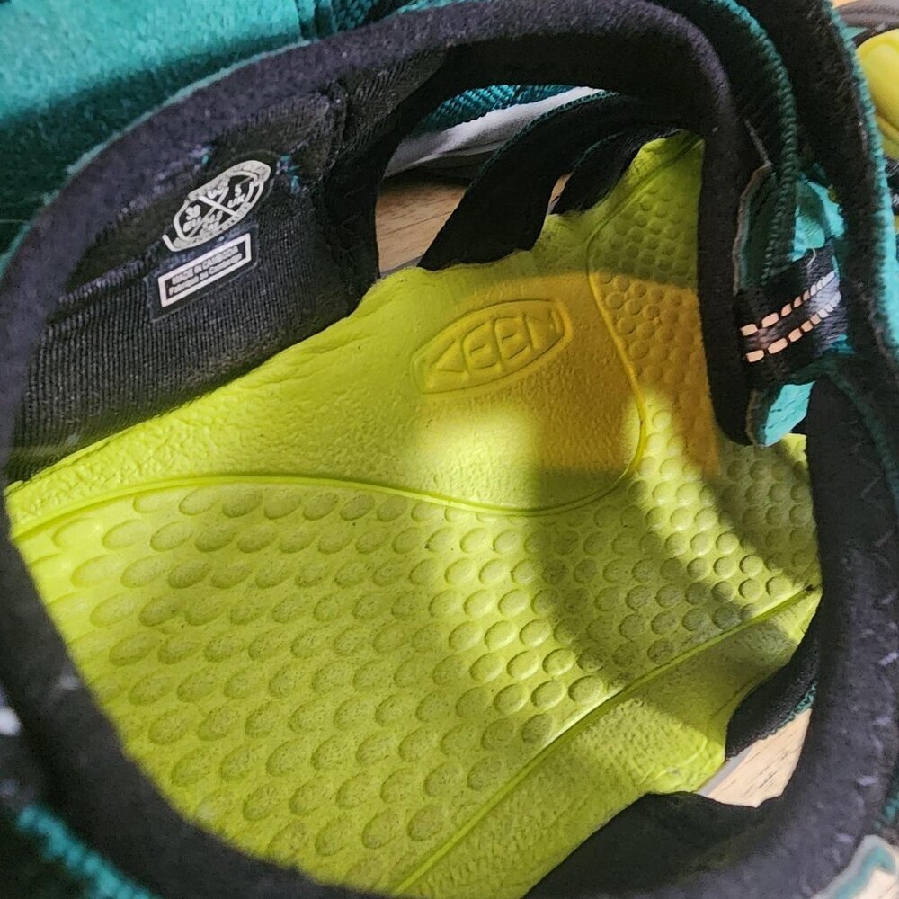 Keen Newport H2 Sandals Shoes Youth Size 6 Green Black Closed Toe Water - Picture 11 of 12